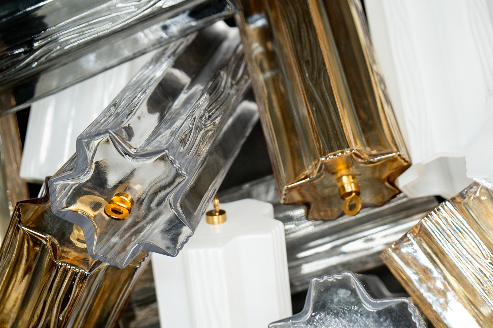 How Interior Designers Are Using Art Glass...